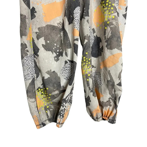 Lululemon Om Pant Mini Art Pop White Multi-sz approx. 6 - Picture 9 of 13